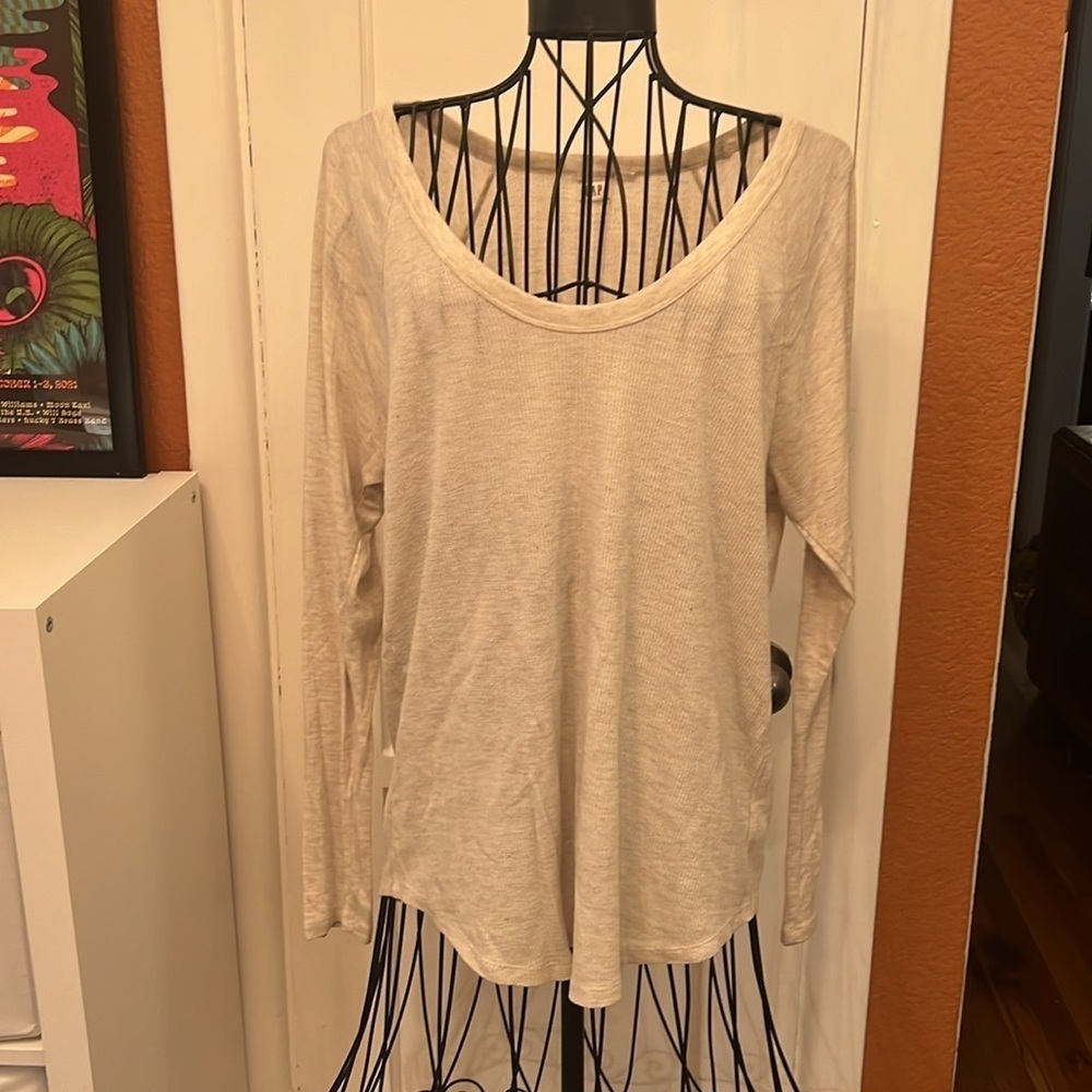 The Gap Woman's Scoop Neck Shirt-Size L